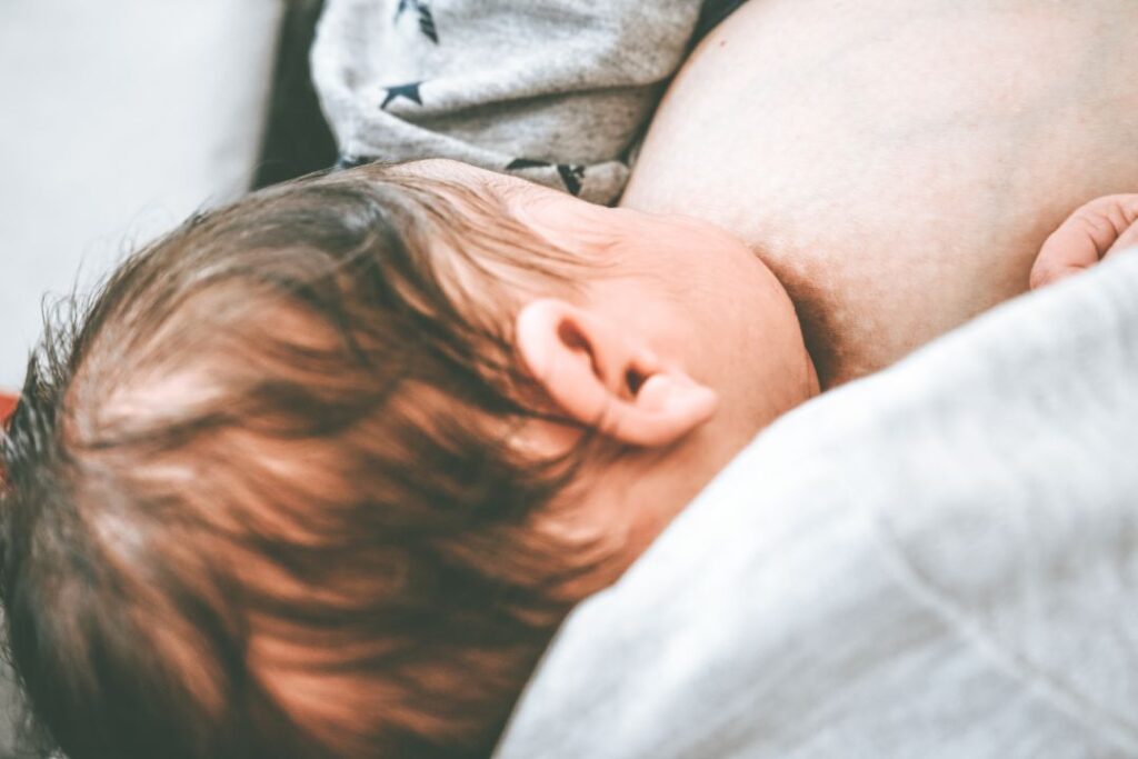 5 Ways Grandmothers Can Support Breastfeeding Moms